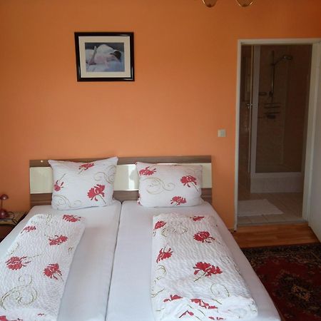 Gasthof Und Pension Mainzer Rad Шветцинген Экстерьер фото