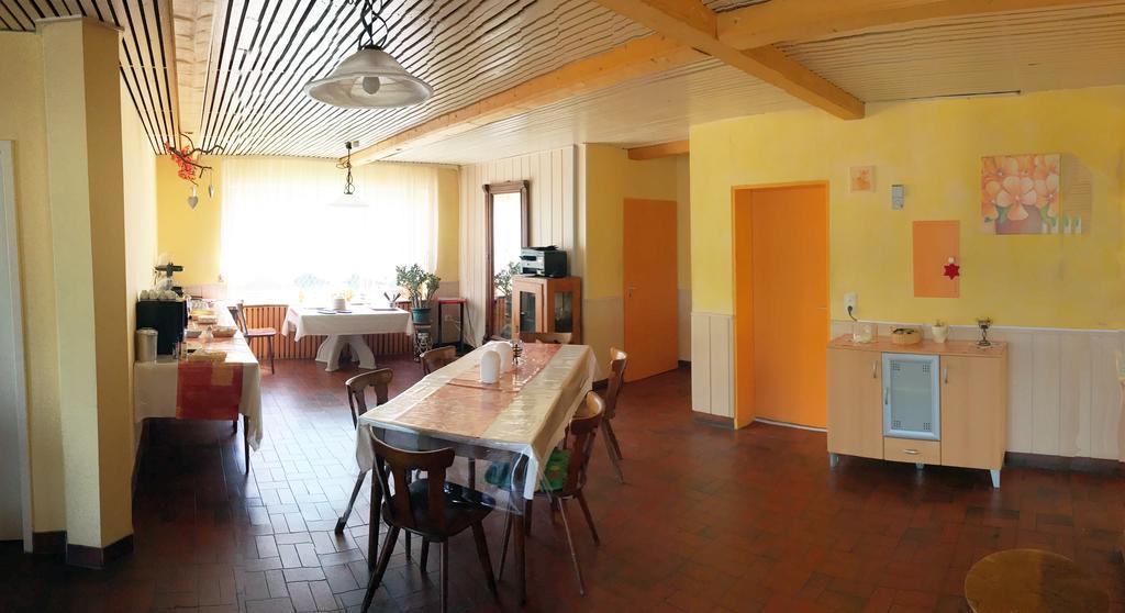 Gasthof Und Pension Mainzer Rad Шветцинген Экстерьер фото